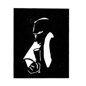 Frau im Gedanken versunken