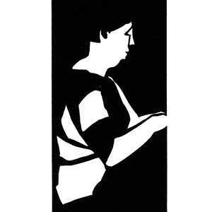 Frau mit den Händen auf der Tastatur